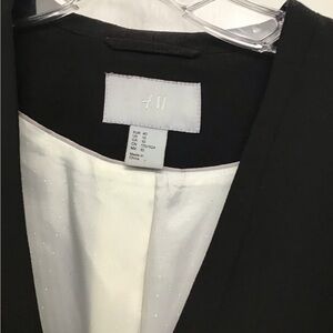Trendy tailored blazer from H&M